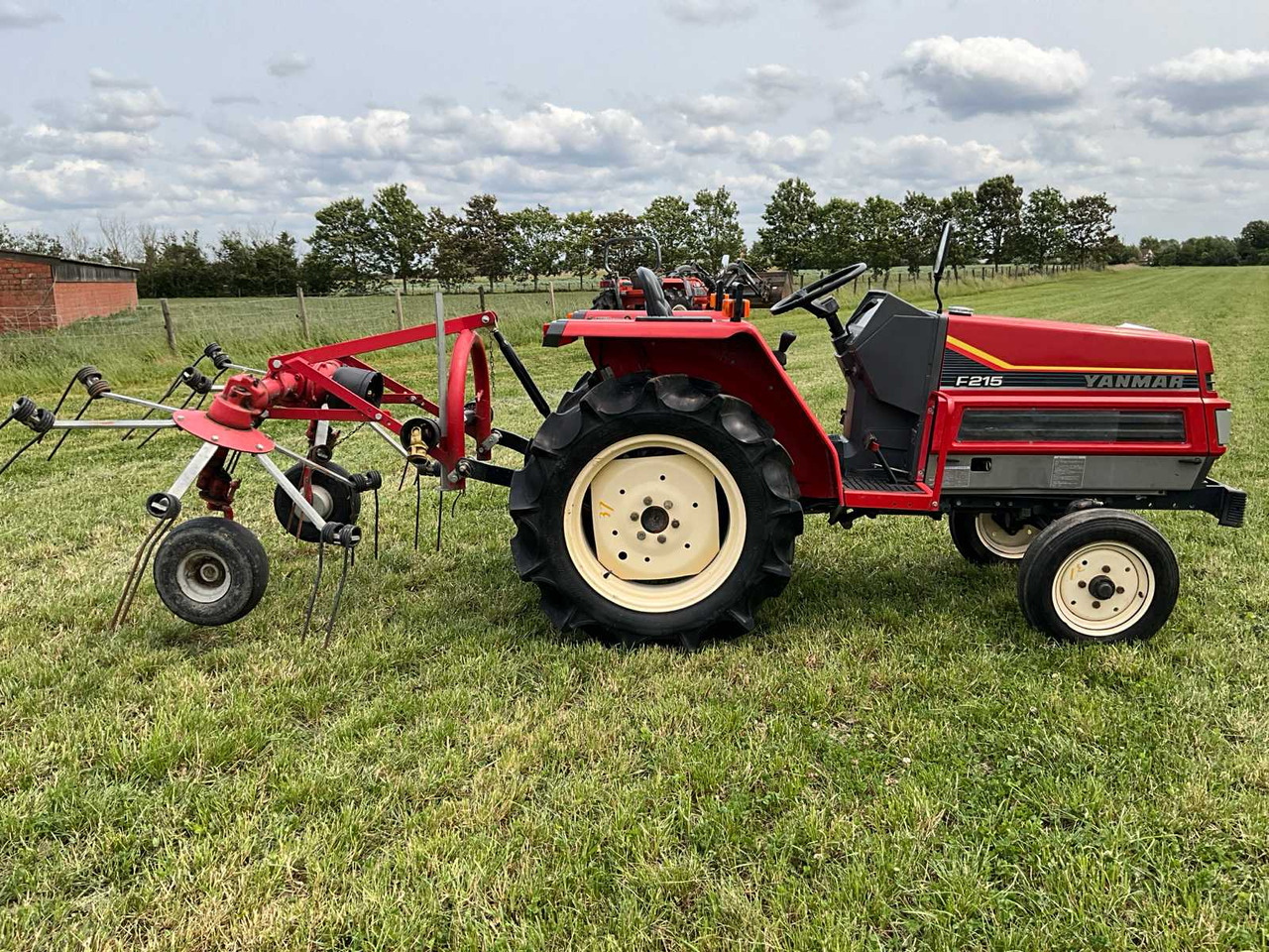 Yanmar F215 - Compact tractor: picture 4 Yanmar F215 - Compact tractor: picture 4