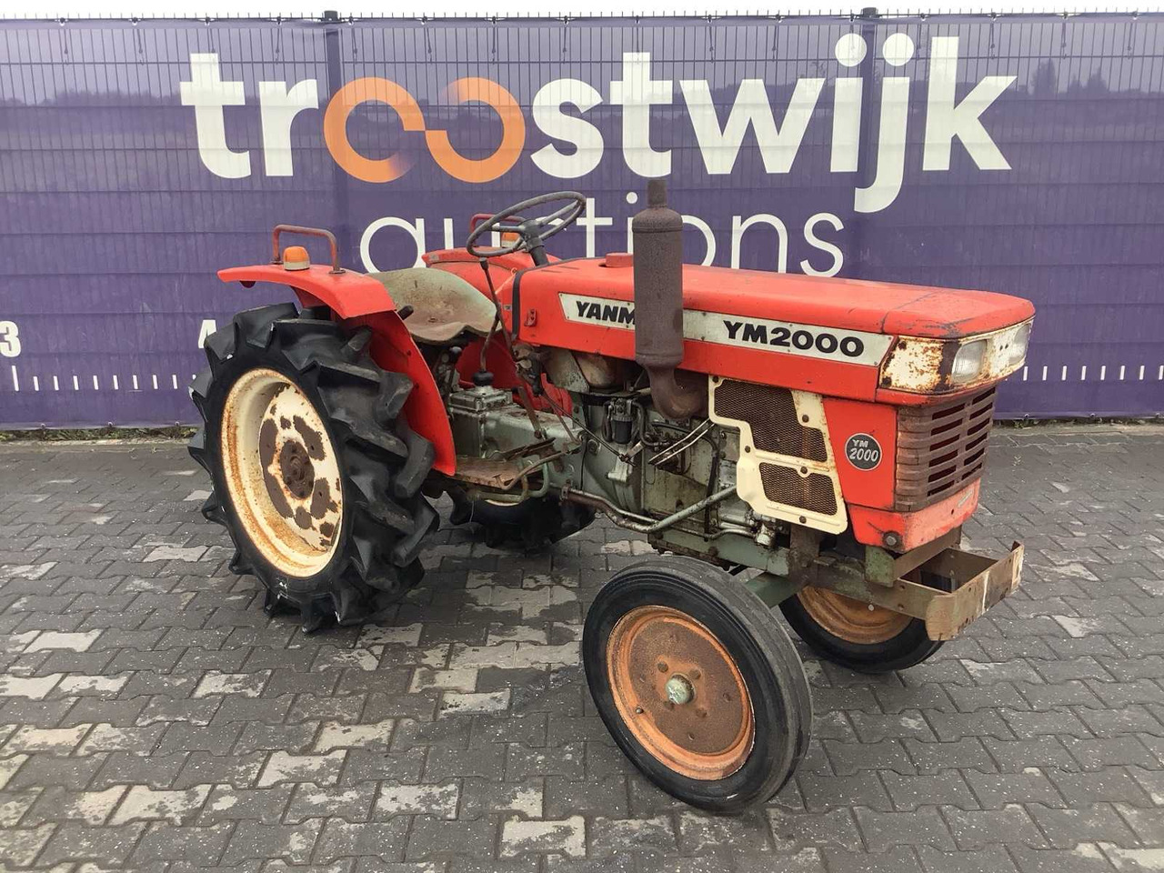 Yanmar YM2000 - Compact tractor: picture 2 Yanmar YM2000 - Compact tractor: picture 2