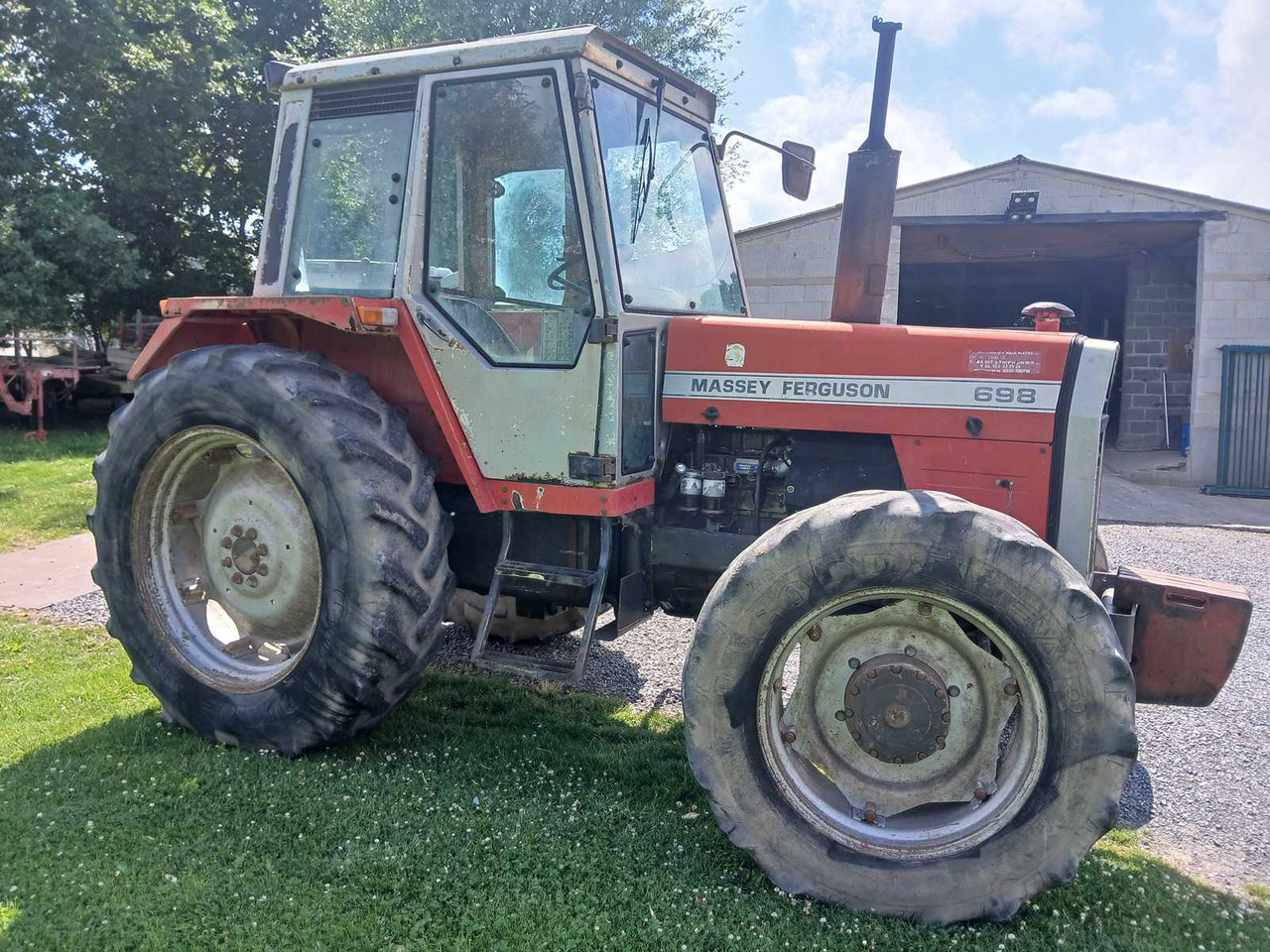Massey Ferguson 698 - Farm tractor: picture 3 Massey Ferguson 698 - Farm tractor: picture 3
