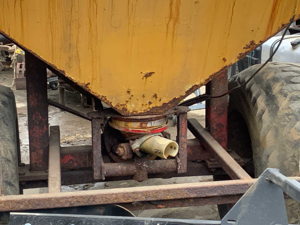 Trailed fertilizer spreader - Fertilizer spreader: picture 5 Trailed fertilizer spreader - Fertilizer spreader: picture 5