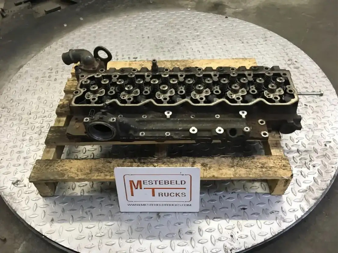 DAF Cilinderkop - Engine and parts for Truck: picture 1 DAF Cilinderkop - Engine and parts for Truck: picture 1