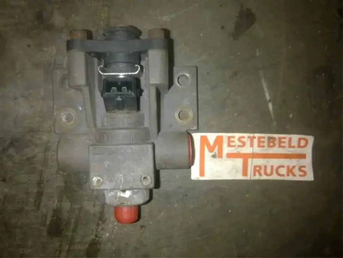 DAF Doseerventiel EAS XF105 - Exhaust system for Truck: picture 1 DAF Doseerventiel EAS XF105 - Exhaust system for Truck: picture 1