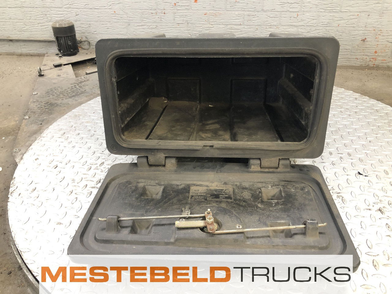 DAF Gereedschapskist CF - Frame/ Chassis for Truck: picture 2 DAF Gereedschapskist CF - Frame/ Chassis for Truck: picture 2