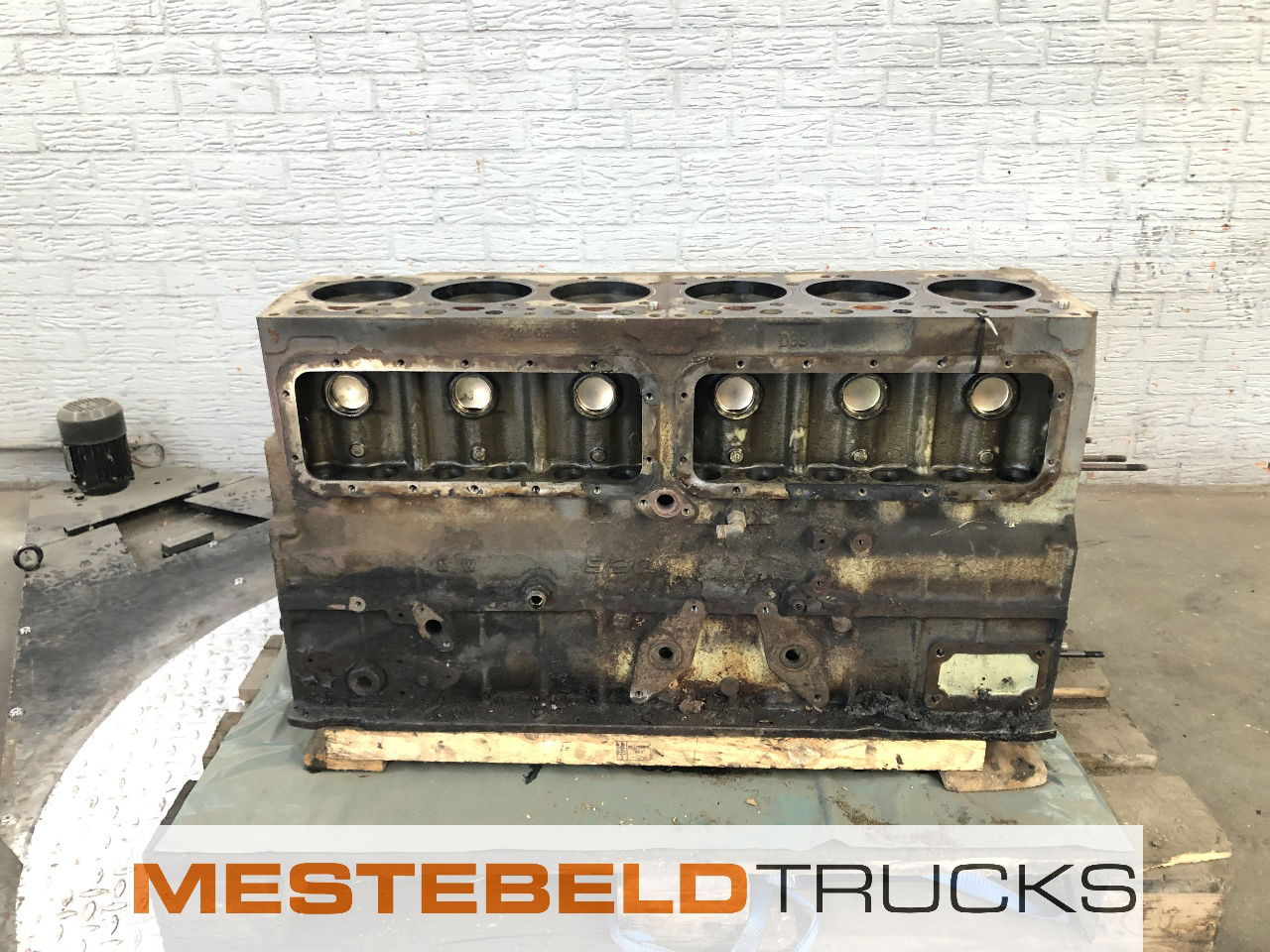 DAF Motorblok kaal - Engine for Truck: picture 1 DAF Motorblok kaal - Engine for Truck: picture 1