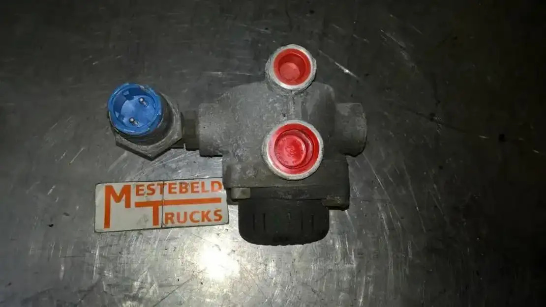 DAF Relaisventiel parkeerrem - Brake parts for Truck: picture 1 DAF Relaisventiel parkeerrem - Brake parts for Truck: picture 1