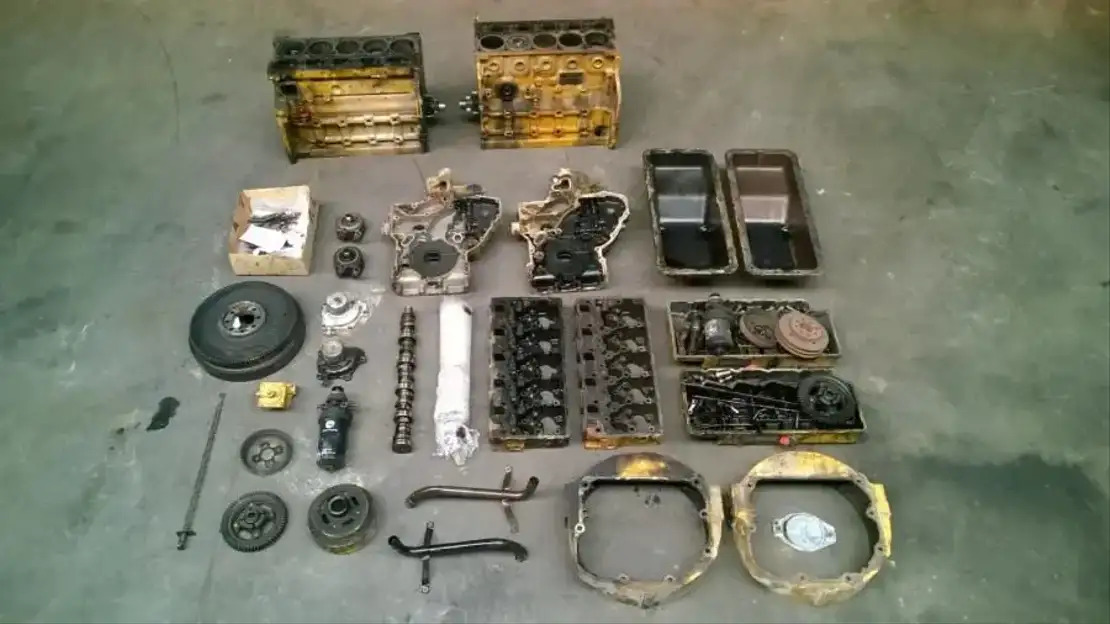 Diversen DIV. Diverse John Deere motordelen - Engine and parts for Truck: picture 1 Diversen DIV. Diverse John Deere motordelen - Engine and parts for Truck: picture 1