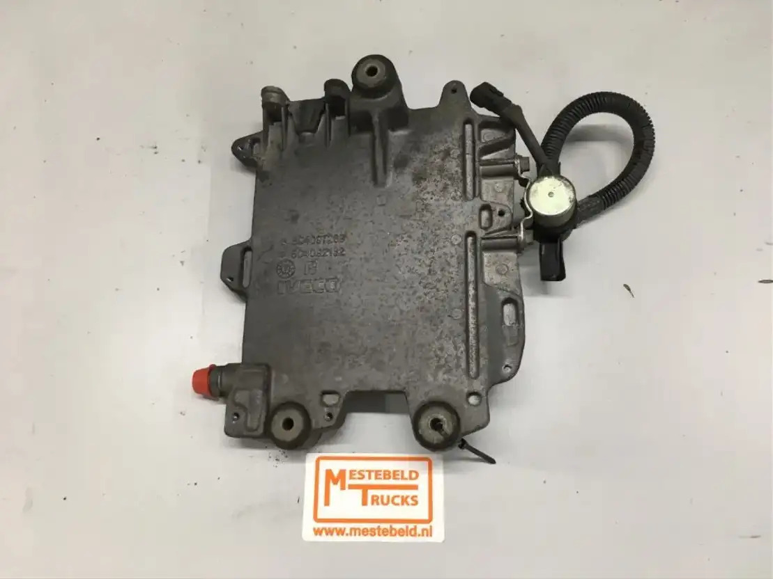 Iveco Brandstofkoeler cursor 10 - Fuel system for Truck: picture 1 Iveco Brandstofkoeler cursor 10 - Fuel system for Truck: picture 1
