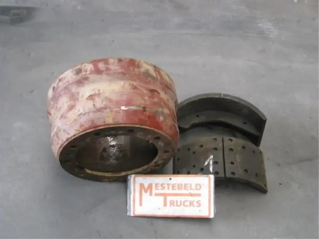 Iveco Remtrommel + voering Eurotrakker 8x8 - Brake parts for Truck: picture 1 Iveco Remtrommel + voering Eurotrakker 8x8 - Brake parts for Truck: picture 1