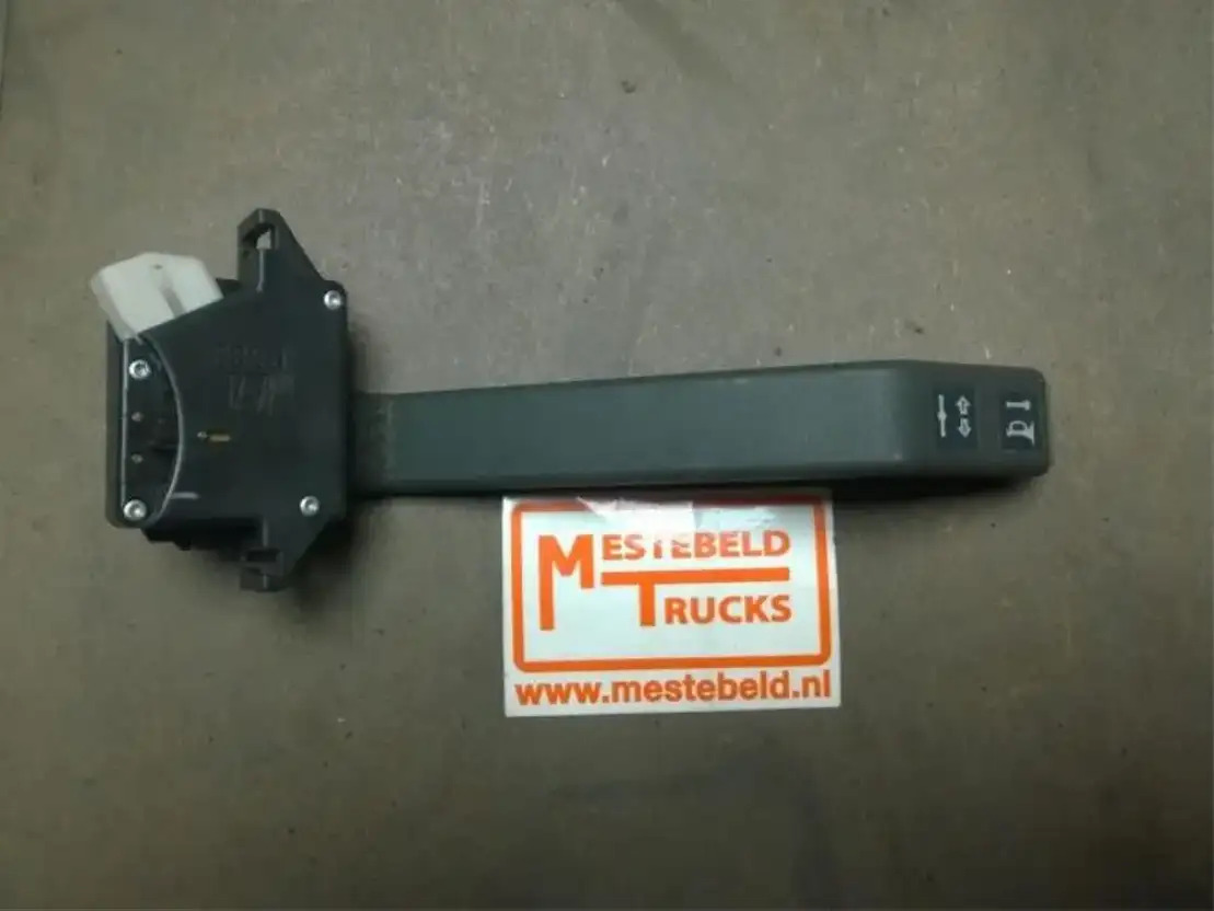 Iveco Stuurschakelaar richtingaanwijzer claxon - Electrical system for Truck: picture 1 Iveco Stuurschakelaar richtingaanwijzer claxon - Electrical system for Truck: picture 1