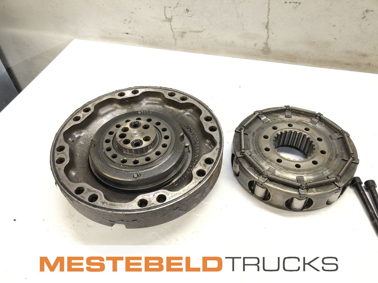 MAN Naaf met hydromotor hydrodrive - Front axle for Truck: picture 3 MAN Naaf met hydromotor hydrodrive - Front axle for Truck: picture 3