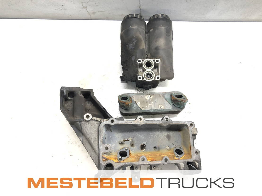MAN Oliefilterhuis met oliekoeler - Engine and parts for Truck: picture 1 MAN Oliefilterhuis met oliekoeler - Engine and parts for Truck: picture 1