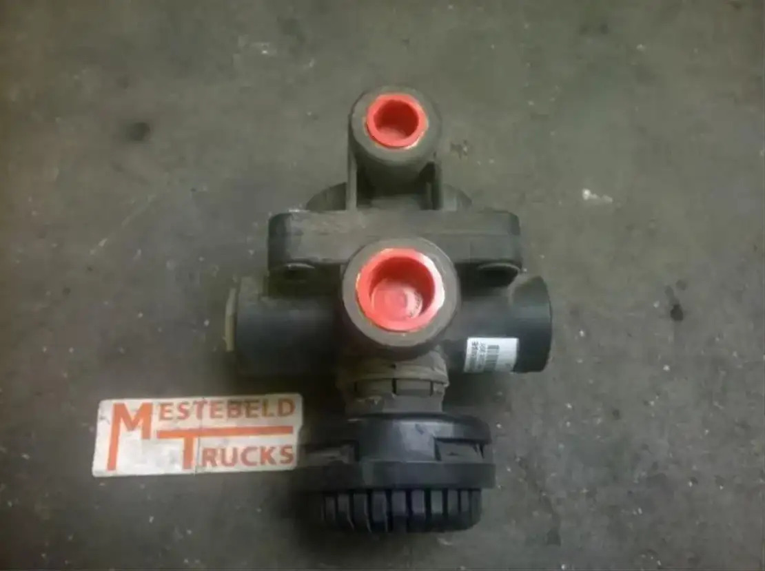 Mercedes-Benz 614 DKA - Brake parts for Truck: picture 1 Mercedes-Benz 614 DKA - Brake parts for Truck: picture 1