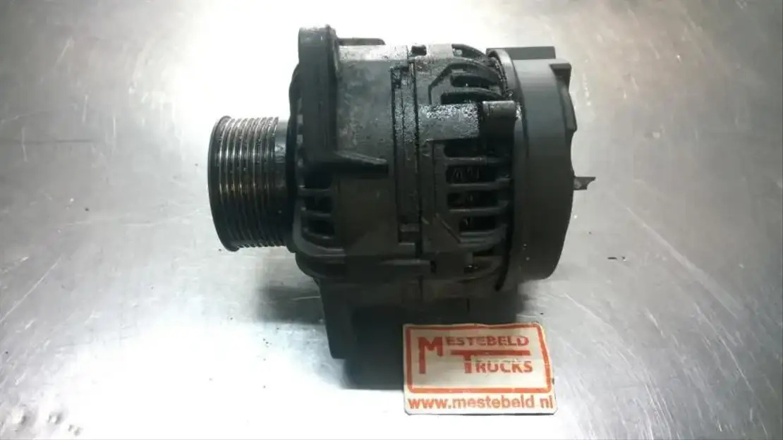 Mercedes-Benz Dynamo - Engine and parts for Truck: picture 1 Mercedes-Benz Dynamo - Engine and parts for Truck: picture 1