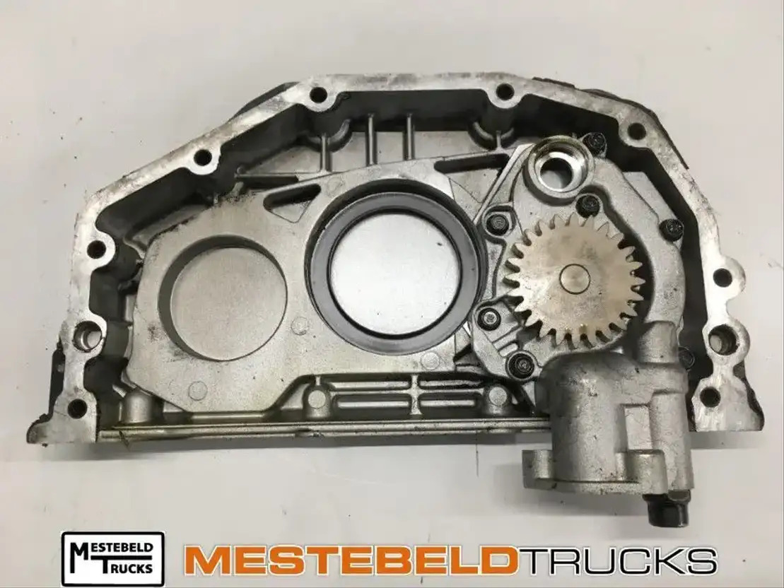 Mercedes-Benz Oliepomp met deksel - Engine and parts for Truck: picture 1 Mercedes-Benz Oliepomp met deksel - Engine and parts for Truck: picture 1