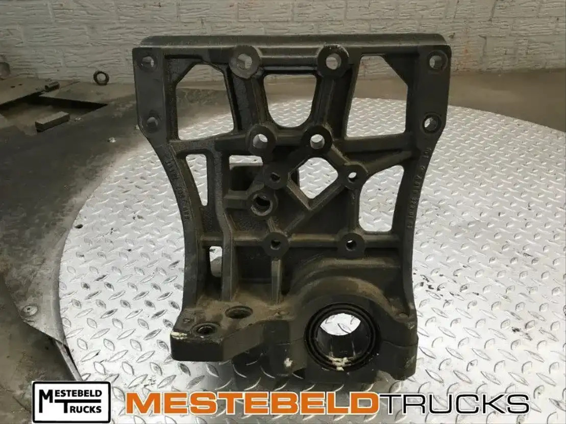 Mercedes-Benz Stabilisatorsteun links - Frame/ Chassis for Truck: picture 1 Mercedes-Benz Stabilisatorsteun links - Frame/ Chassis for Truck: picture 1