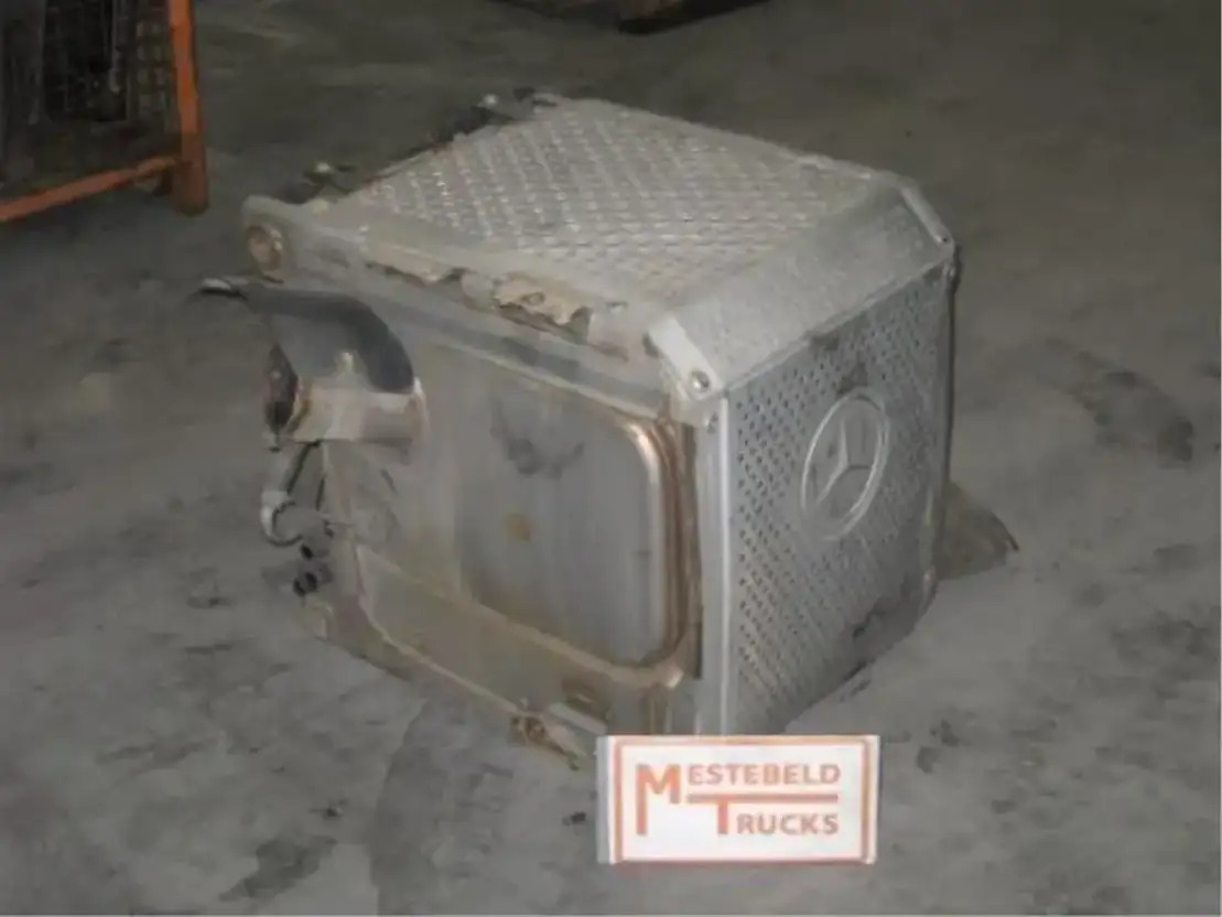 Mercedes-Benz Uitlaatdemper - Exhaust system for Truck: picture 1 Mercedes-Benz Uitlaatdemper - Exhaust system for Truck: picture 1