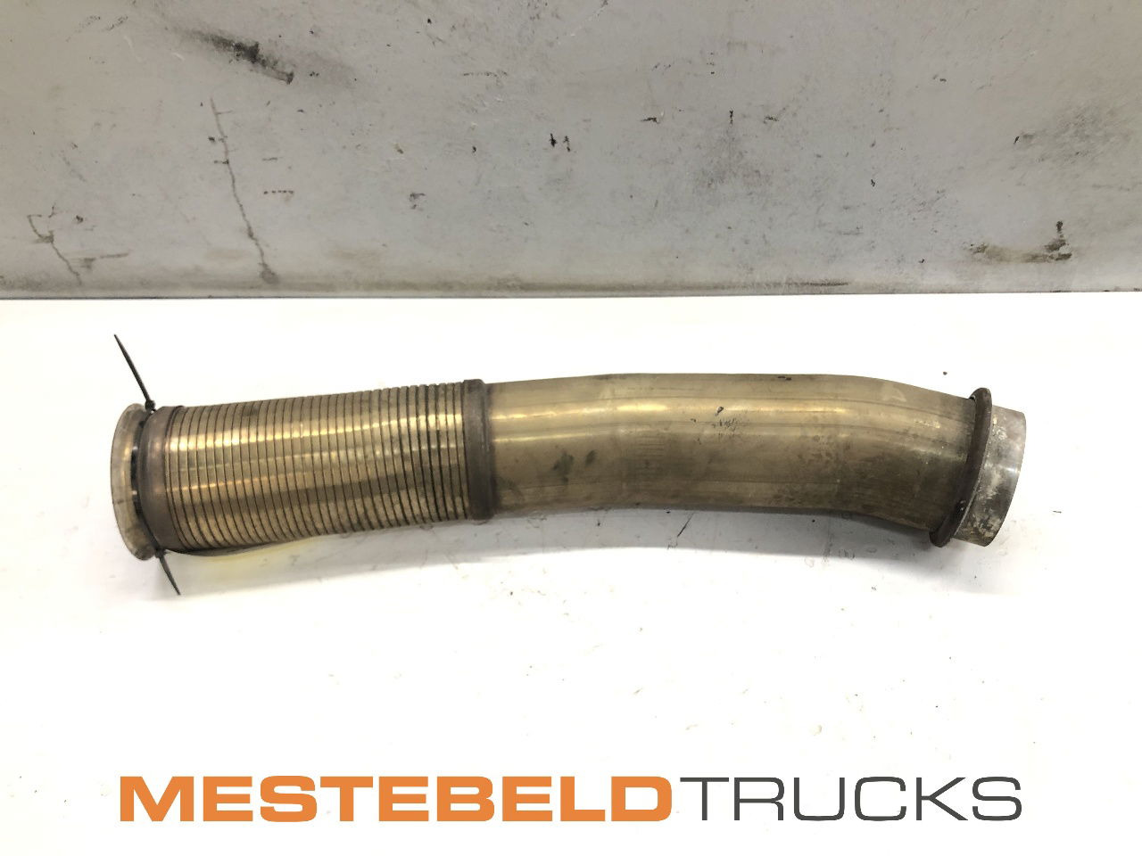 Mercedes-Benz Uitlaatpijp flexibel - Exhaust system for Truck: picture 1 Mercedes-Benz Uitlaatpijp flexibel - Exhaust system for Truck: picture 1