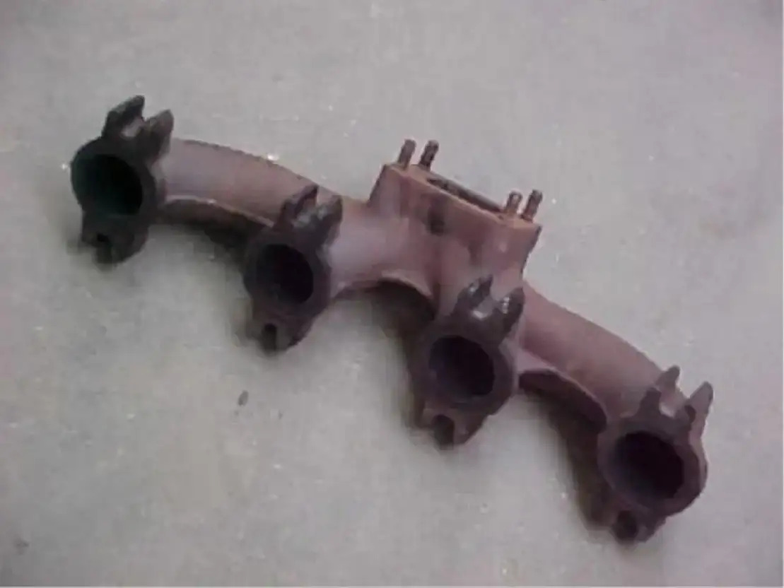 Mercedes-Benz Uitlaatspruitstuk - Engine and parts for Truck: picture 1 Mercedes-Benz Uitlaatspruitstuk - Engine and parts for Truck: picture 1