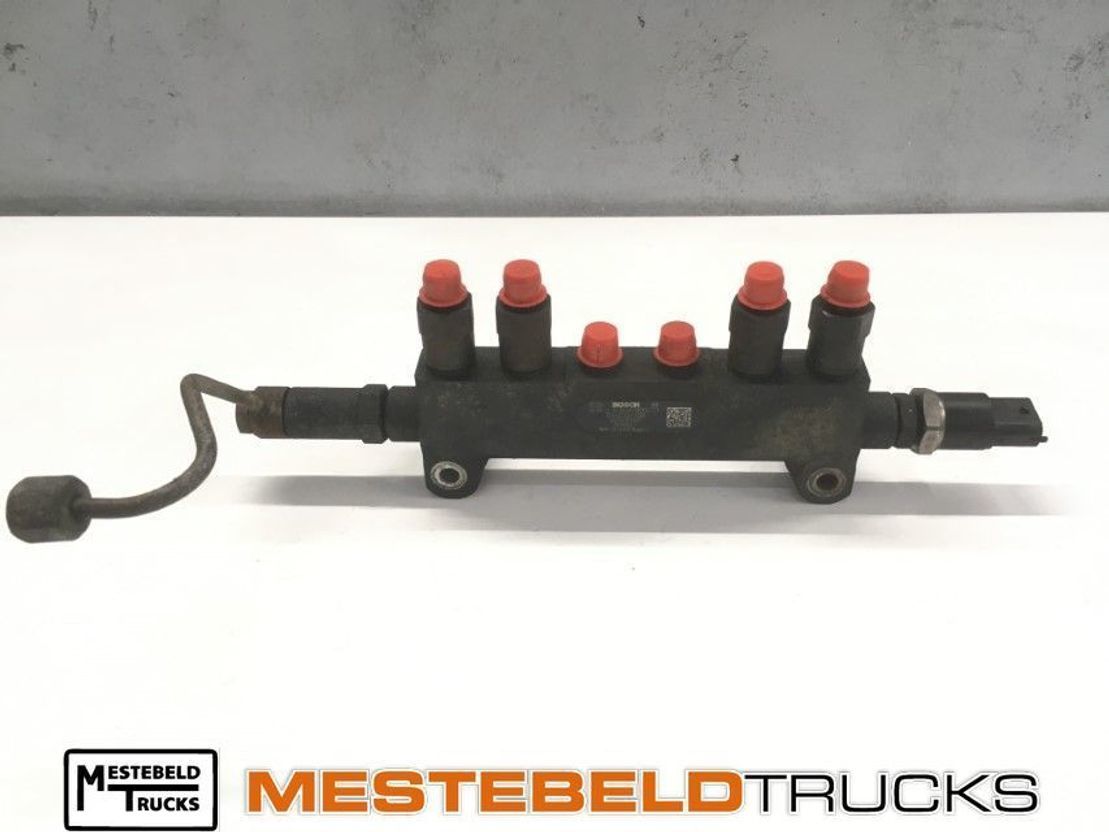 Renault Brandstofrail - Fuel system for Van: picture 1 Renault Brandstofrail - Fuel system for Van: picture 1