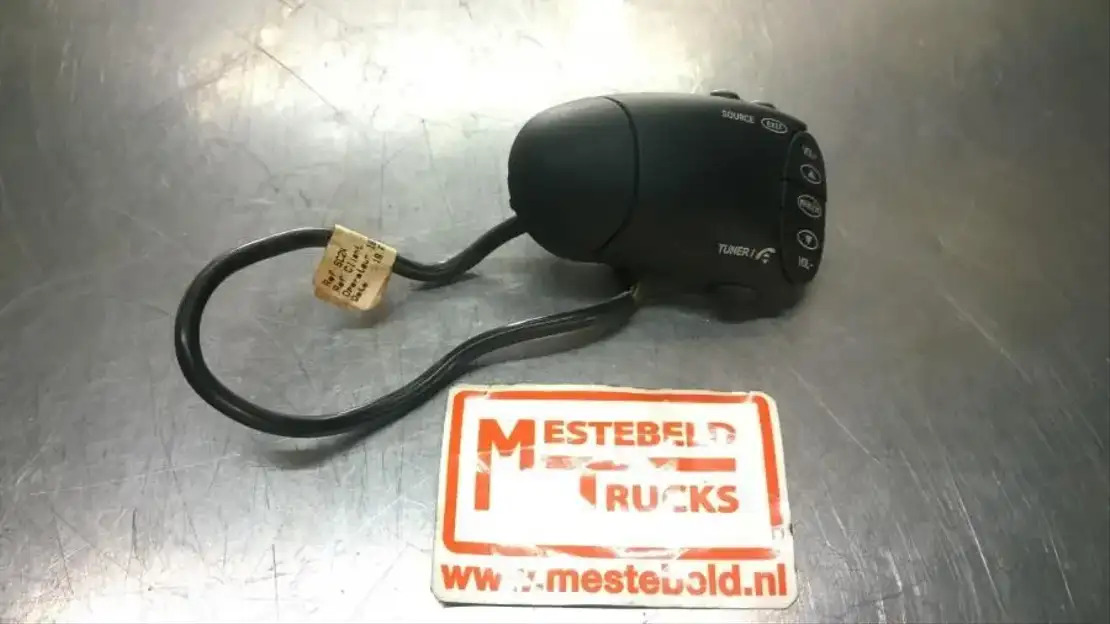 Renault R adio afstandsbediening Premium - Electrical system for Truck: picture 1 Renault R adio afstandsbediening Premium - Electrical system for Truck: picture 1