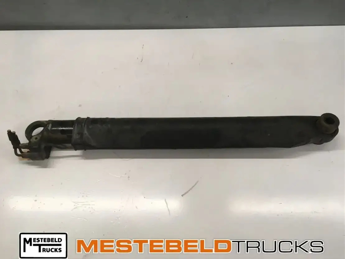 Volvo Cabine kantelcilinder - Frame/ Chassis for Truck: picture 1 Volvo Cabine kantelcilinder - Frame/ Chassis for Truck: picture 1