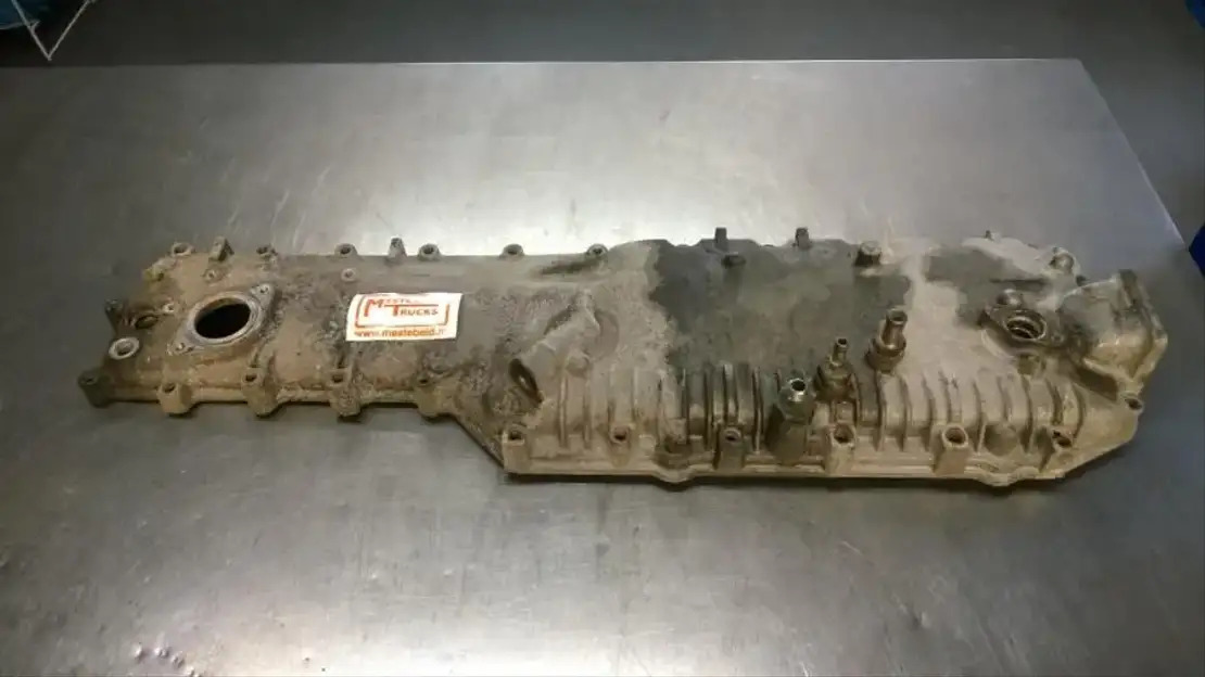 Volvo Deksel van D13C - Engine and parts for Truck: picture 1 Volvo Deksel van D13C - Engine and parts for Truck: picture 1