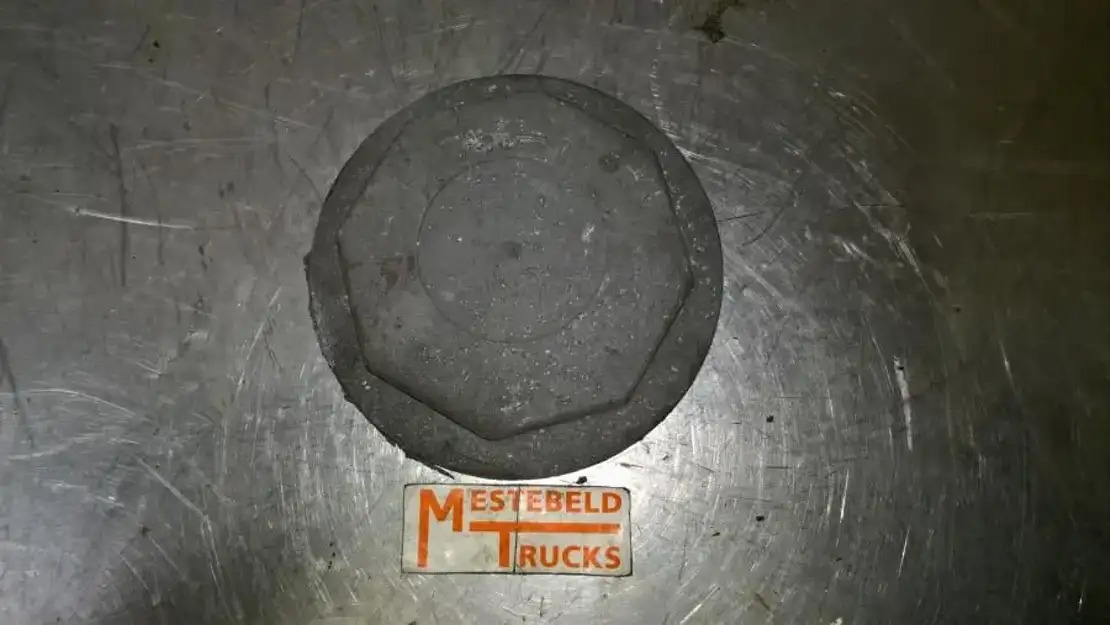 Volvo N aafdop van voorasnaaf - Front axle for Truck: picture 1 Volvo N aafdop van voorasnaaf - Front axle for Truck: picture 1