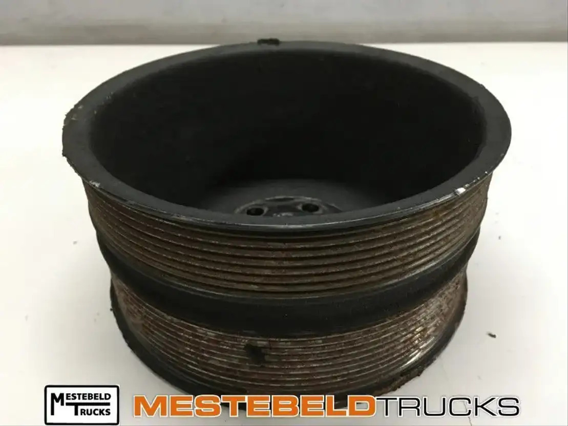Volvo Poelie - Engine and parts for Truck: picture 1 Volvo Poelie - Engine and parts for Truck: picture 1