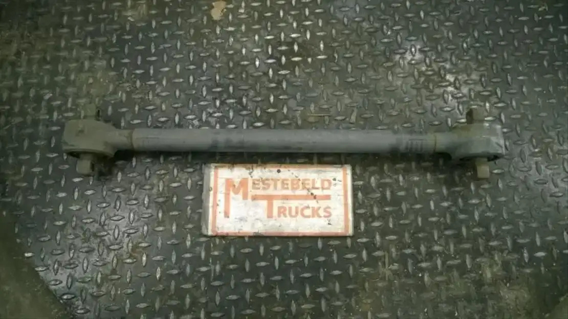 Volvo Reactiestang vooras - Front axle for Truck: picture 1 Volvo Reactiestang vooras - Front axle for Truck: picture 1