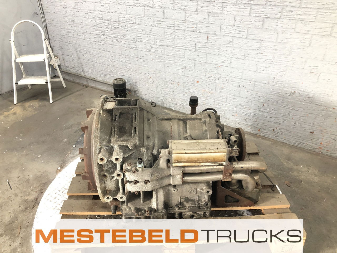 Volvo Versnellingsbak 5 HP 602 C Bus - Gearbox and parts for Truck: picture 1 Volvo Versnellingsbak 5 HP 602 C Bus - Gearbox and parts for Truck: picture 1