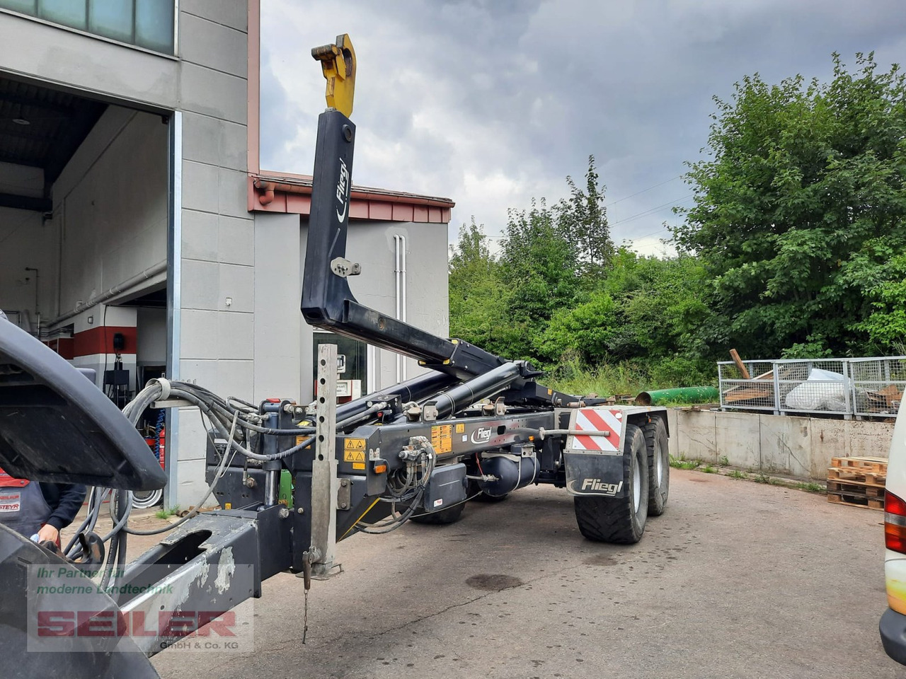 Fliegl HKL 22 Tandem - Roll-off/ Skip trailer: picture 4 Fliegl HKL 22 Tandem - Roll-off/ Skip trailer: picture 4