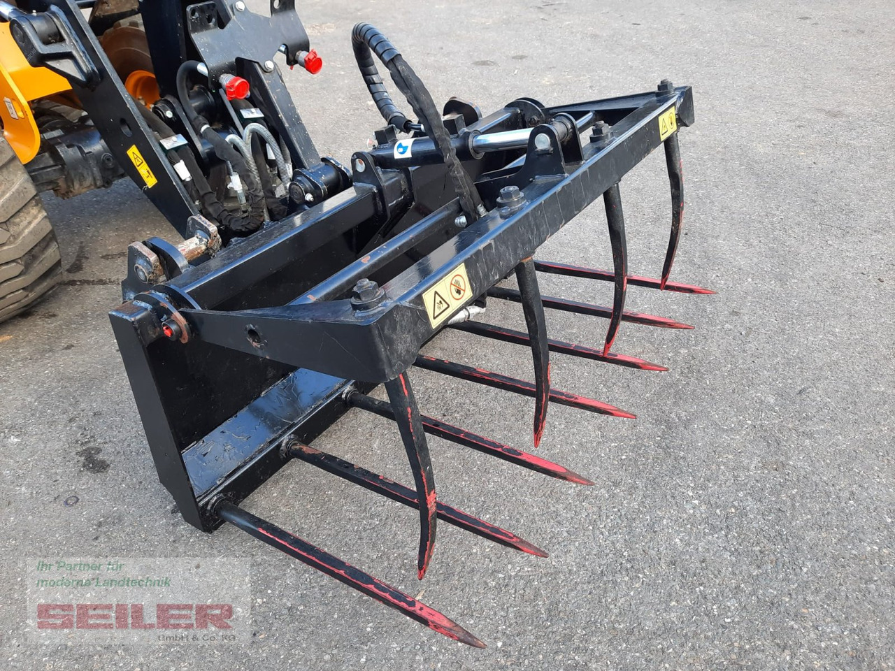 JCB Krokodilgebiss 1400 mm - Silage equipment: picture 1 JCB Krokodilgebiss 1400 mm - Silage equipment: picture 1