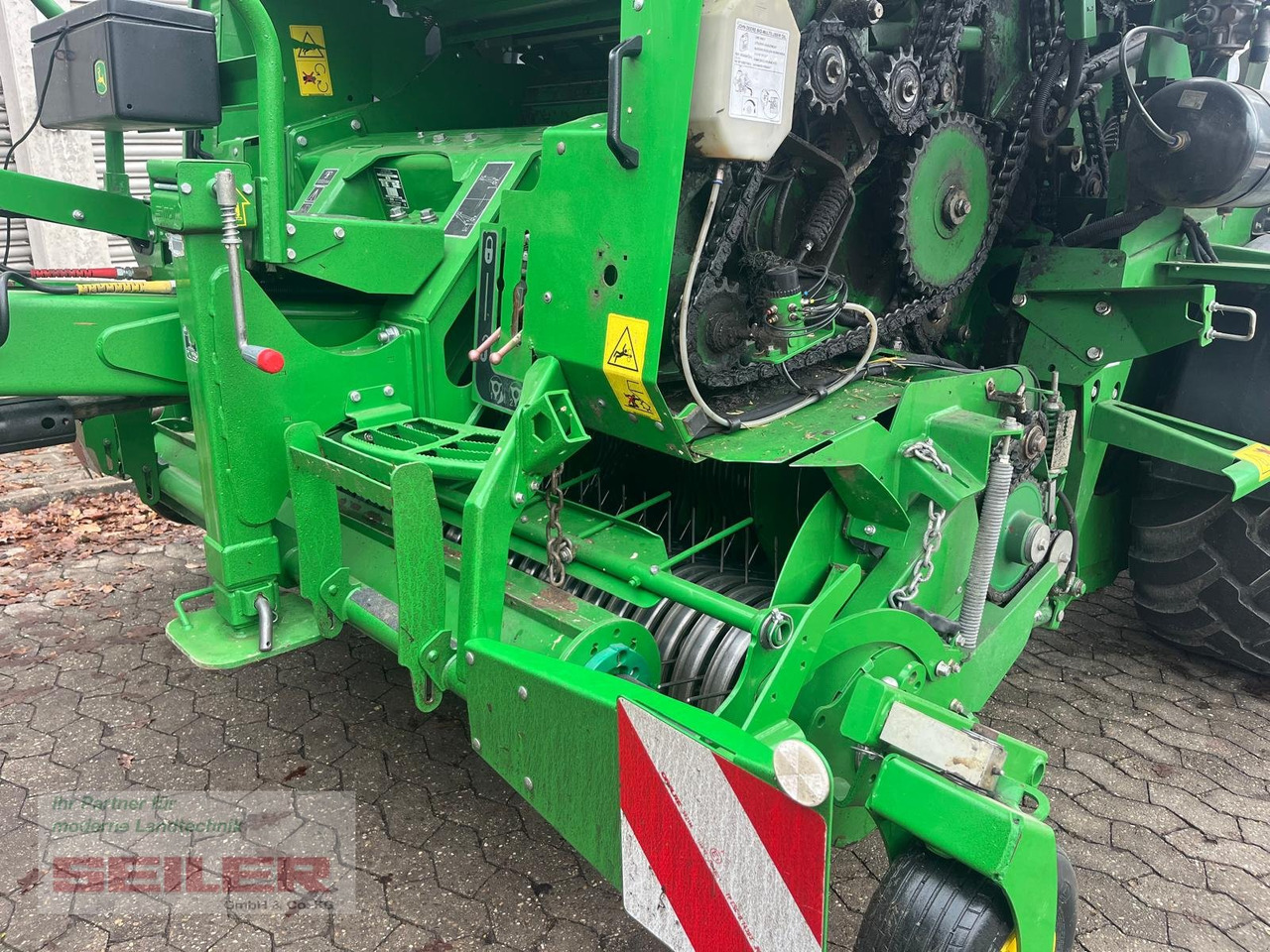 Round baler John Deere C441 R: picture 6