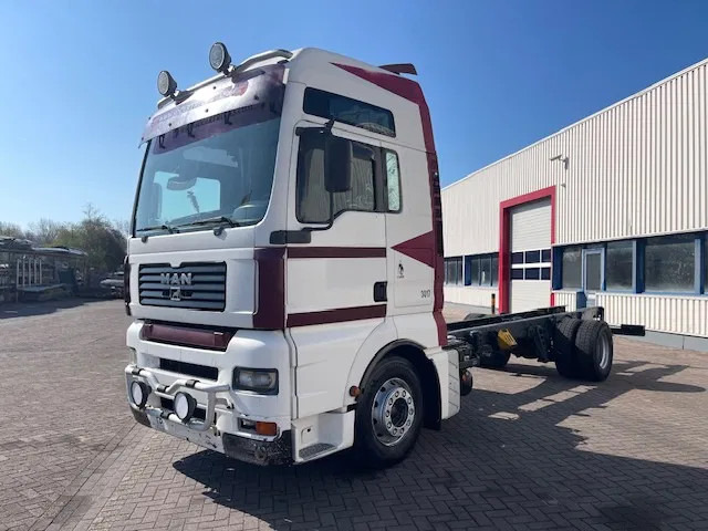 MAN TGA 18.460 Euro 3 Manual-gear Retarder - Cab chassis truck: picture 3 MAN TGA 18.460 Euro 3 Manual-gear Retarder - Cab chassis truck: picture 3