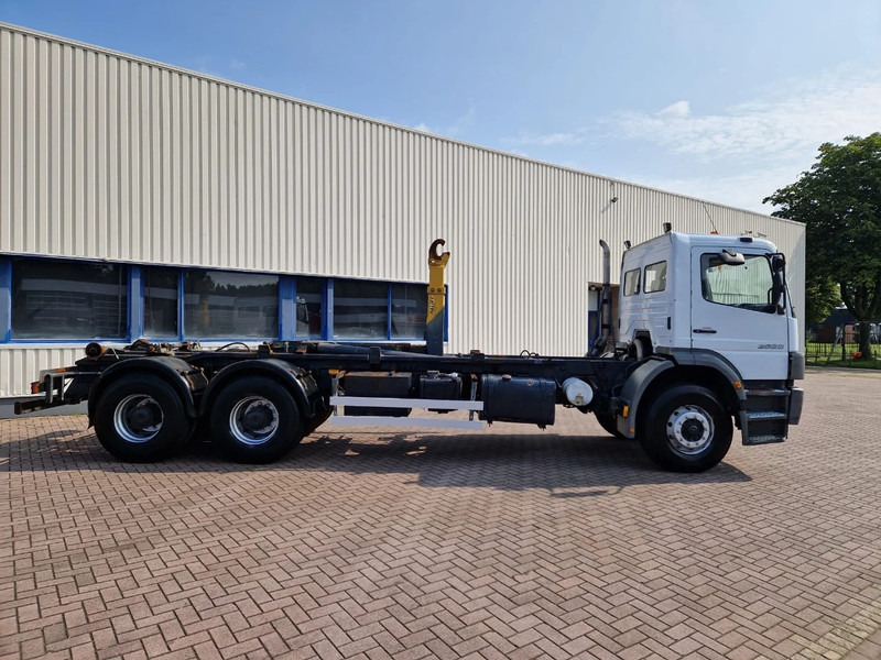 Mercedes-Benz Atego 2628 6x4, Manual gear, full steel suspension - Cab chassis truck: picture 4 Mercedes-Benz Atego 2628 6x4, Manual gear, full steel suspension - Cab chassis truck: picture 4