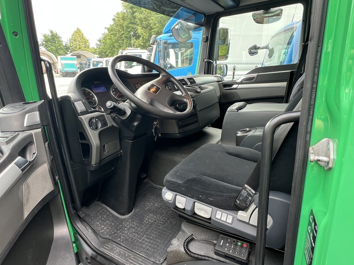 MAN TGM 15.250 Abrollkipper hydr. Haken 900-1570mm - Hook lift truck: picture 3 MAN TGM 15.250 Abrollkipper hydr. Haken 900-1570mm - Hook lift truck: picture 3
