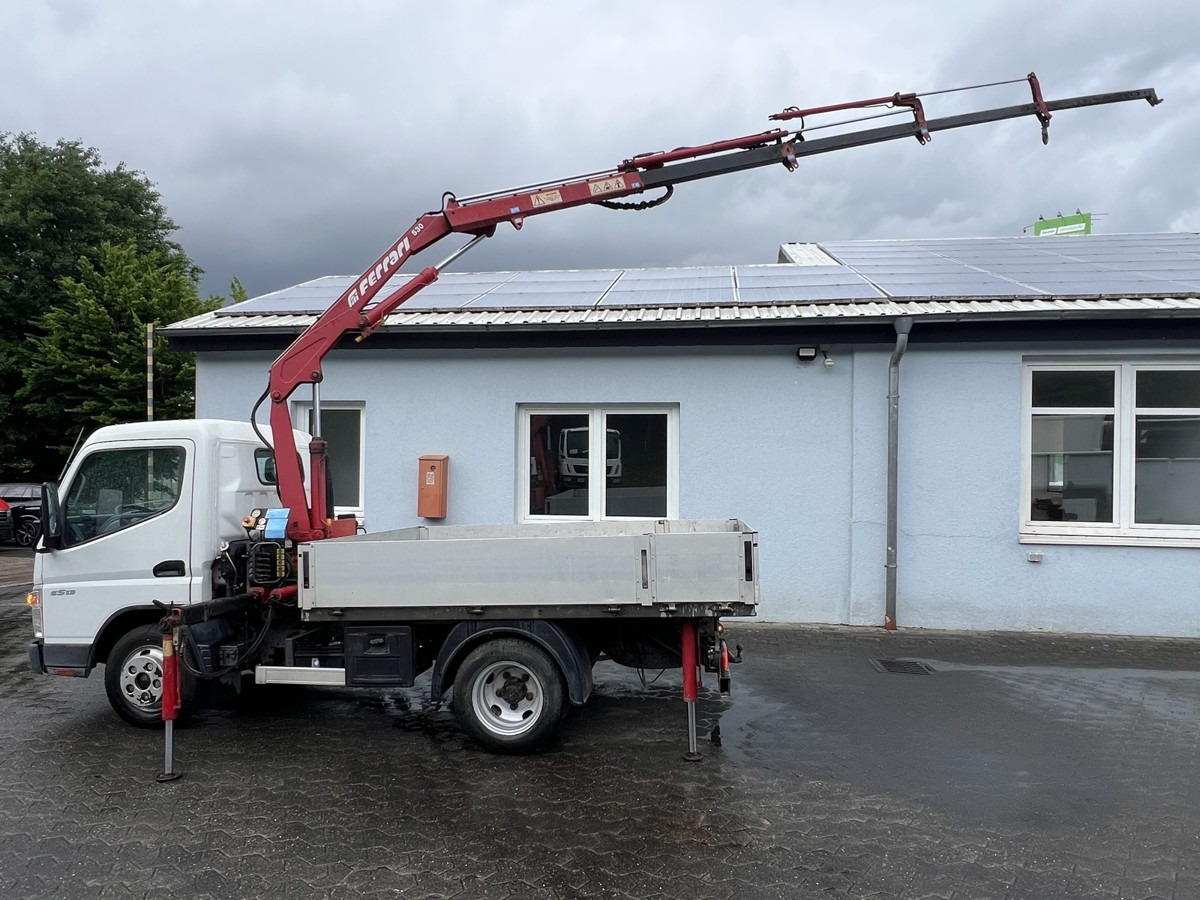 MITSUBISHI Canter 5S13 m. Ladekran Ferrari 530 3xhydr1xmech - Flatbed van: picture 1 MITSUBISHI Canter 5S13 m. Ladekran Ferrari 530 3xhydr1xmech - Flatbed van: picture 1