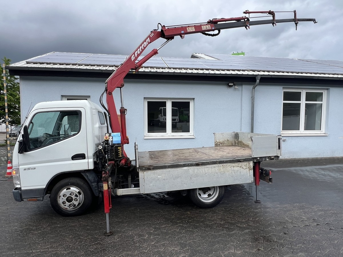 MITSUBISHI Canter 5S13 m. Ladekran Ferrari 530 3xhydr1xmech - Flatbed van: picture 2 MITSUBISHI Canter 5S13 m. Ladekran Ferrari 530 3xhydr1xmech - Flatbed van: picture 2