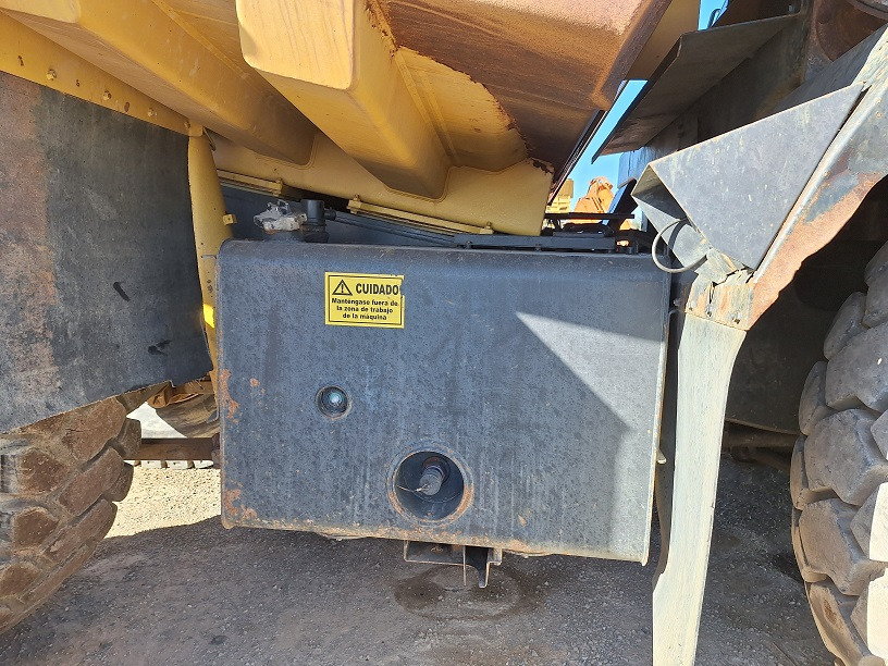 Rigid dumper/ Rock truck KOMATSU HD605-7EO: picture 9