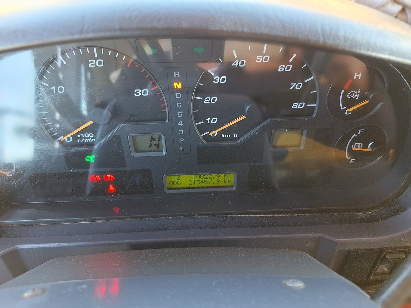 Rigid dumper/ Rock truck KOMATSU HD605-7EO: picture 7