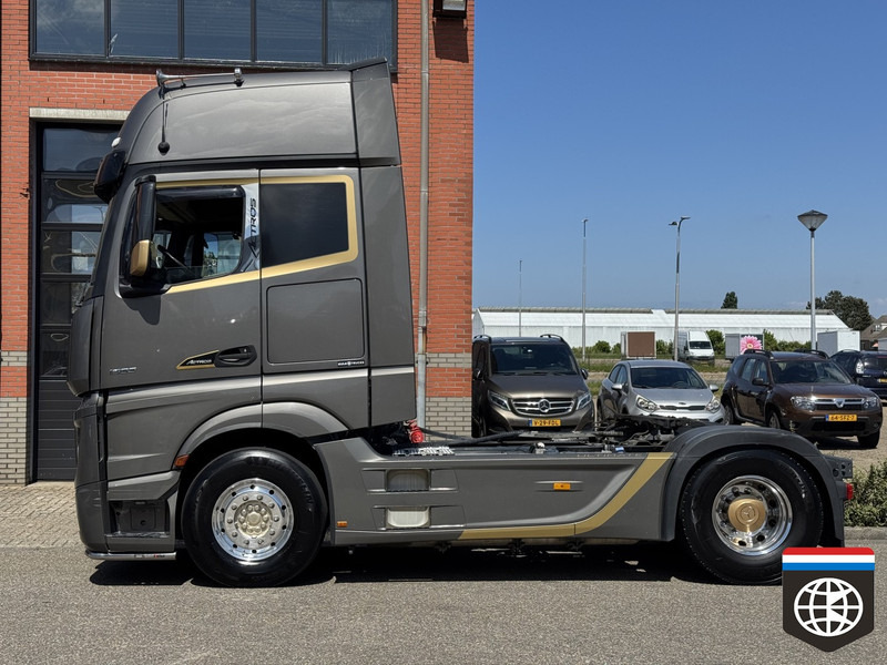 Mercedes-Benz ACTROS 1863 GigaSpace - Retarder Night A/C *** LIMITED EDITION*** - Tractor unit: picture 3 Mercedes-Benz ACTROS 1863 GigaSpace - Retarder Night A/C *** LIMITED EDITION*** - Tractor unit: picture 3