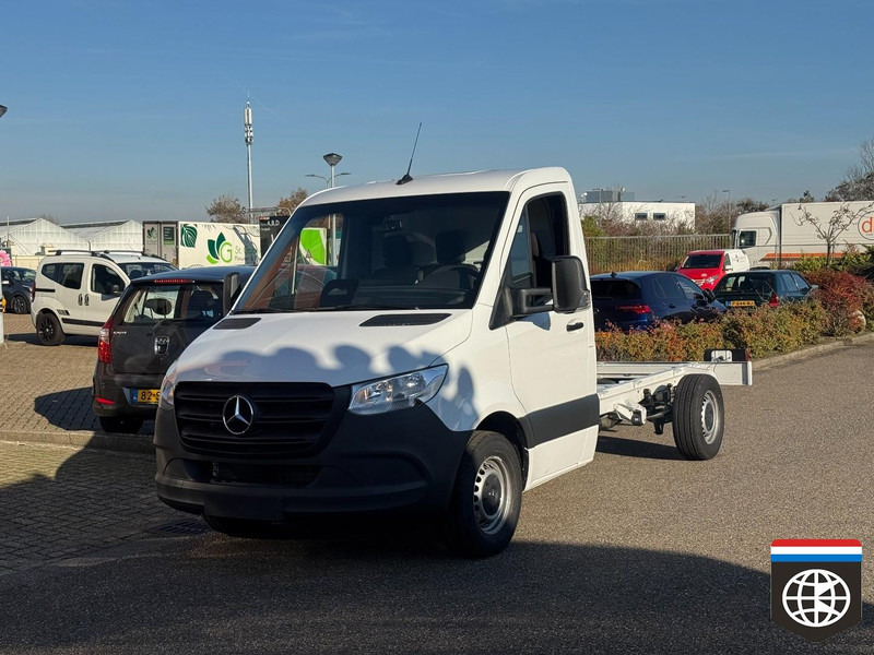 Mercedes-Benz Sprinter 315 CDi CHASSIS WB 3670 - AUTOMAAT NAVIGATIE *** BPM VRIJ !! - Van: picture 3 Mercedes-Benz Sprinter 315 CDi CHASSIS WB 3670 - AUTOMAAT NAVIGATIE *** BPM VRIJ !! - Van: picture 3