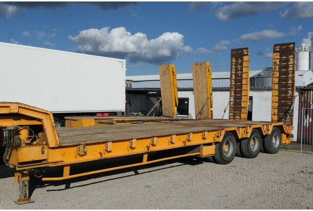 ACTM 3-Achser, Hydr. Rampen, Gelenkt, Blattfed. - Low loader semi-trailer: picture 2 ACTM 3-Achser, Hydr. Rampen, Gelenkt, Blattfed. - Low loader semi-trailer: picture 2