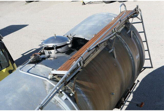 Tank semi-trailer for transportation of chemicals LAG GSA-C 20 S, Chemie-Tank, 25m³, Obenbefüllung: picture 9 Tank semi-trailer for transportation of chemicals LAG GSA-C 20 S, Chemie-Tank, 25m³, Obenbefüllung: picture 9