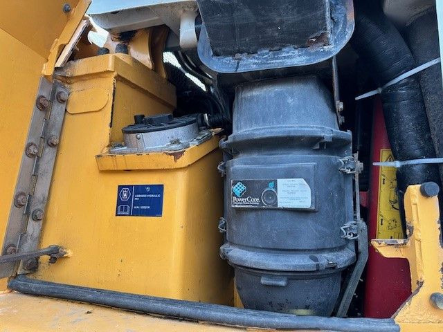 Liebherr LR 636, Laderaupe, 4+1 Schaufel, Klima, Kamera - Bulldozer: picture 4 Liebherr LR 636, Laderaupe, 4+1 Schaufel, Klima, Kamera - Bulldozer: picture 4