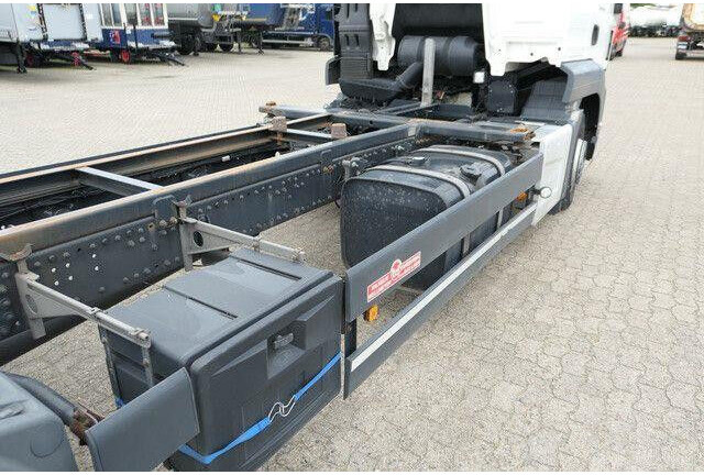 MAN 18.330 TGS 4x2, BDF, LBW 2.0to., Liege, Luftfed. - Cab chassis truck: picture 2 MAN 18.330 TGS 4x2, BDF, LBW 2.0to., Liege, Luftfed. - Cab chassis truck: picture 2