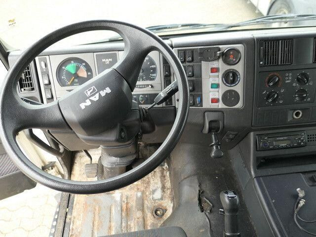 Vacuum truck MAN 35.464 FVNLC 8x2, Müller-Fatmaster, Saugaufbau: picture 14 Vacuum truck MAN 35.464 FVNLC 8x2, Müller-Fatmaster, Saugaufbau: picture 14