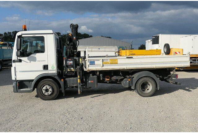 MAN 8.220 TGL BB, Hiab 055 BS-2, Greifer, AHK, Funk - Tipper: picture 2 MAN 8.220 TGL BB, Hiab 055 BS-2, Greifer, AHK, Funk - Tipper: picture 2