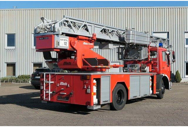 Mercedes-Benz 1422 F 4x2, Drehleiter DLK 23-12, Metz, 30m - Fire truck: picture 3 Mercedes-Benz 1422 F 4x2, Drehleiter DLK 23-12, Metz, 30m - Fire truck: picture 3