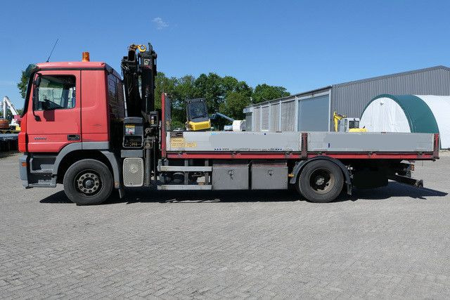 Mercedes-Benz 1844 L Actros 4x2, Hiab 144E-3, Funk, Voll-Luft - Dropside/ Flatbed truck, Crane truck: picture 2 Mercedes-Benz 1844 L Actros 4x2, Hiab 144E-3, Funk, Voll-Luft - Dropside/ Flatbed truck, Crane truck: picture 2